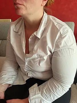 cruellaculdenfer67 online show from 10-15-25, 12:24