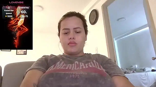 saramartinez1000 online show from 03-17-25, 06:32