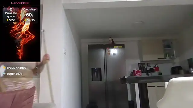 saramartinez1000 online show from 02-13-25, 09:27