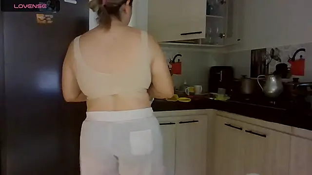 saramartinez1000 online show from 02-17-26, 05:32