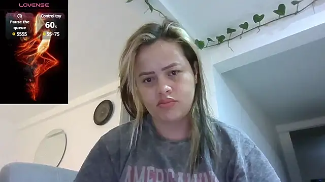 saramartinez1000 online show from 02-19-25, 02:44