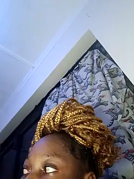 Midnight Clique  online show from 11-17-25, 05:50