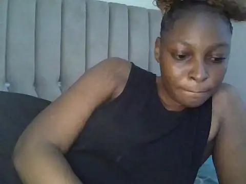 Midnight Clique  online show from 11-15-25, 01:59