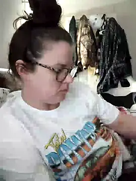 Snapshot of velvetta_ chatting on 03-10-25, 02:48 velvetta online show from 03-10-25, 02:48