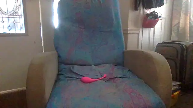 Snapshot of velvetta_ chatting on 10-19-25, 07:38 velvetta online show from 10-19-25, 07:38