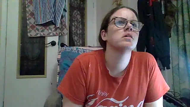 Snapshot of velvetta_ chatting on 10-13-25, 07:43 velvetta online show from 10-13-25, 07:43