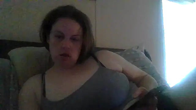 Snapshot of velvetta_ chatting on 09-23-25, 02:24 velvetta online show from 09-23-25, 02:24