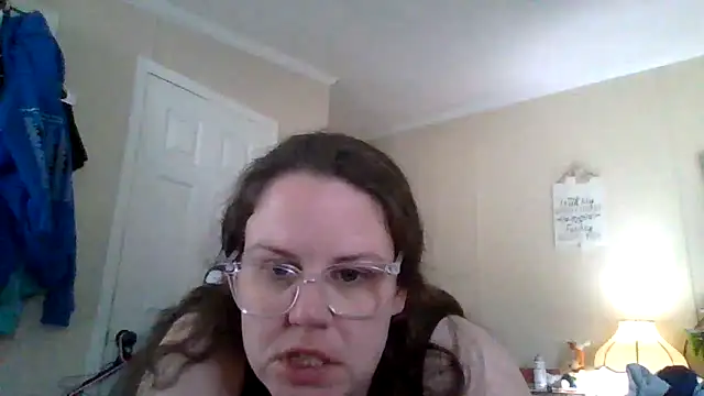 Snapshot of velvetta_ chatting on 03-01-25, 02:34 velvetta online show from 03-01-25, 02:34