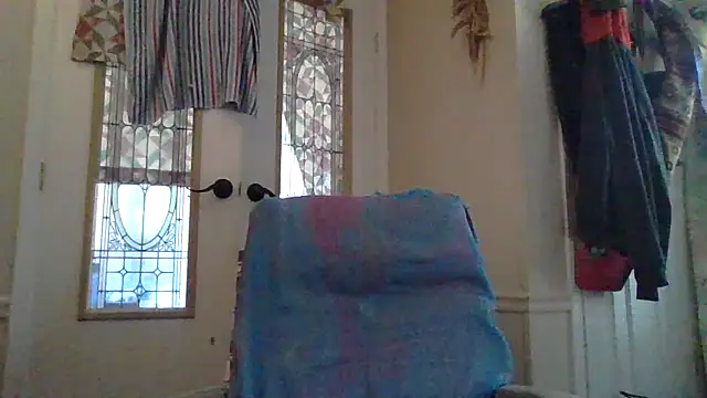 Snapshot of velvetta_ chatting on 10-15-25, 04:59 velvetta online show from 10-15-25, 04:59
