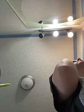 velvetta  online show from 12-18-25, 01:04