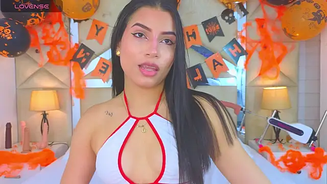 Tiphani walker  online show from 10-30-25, 11:34