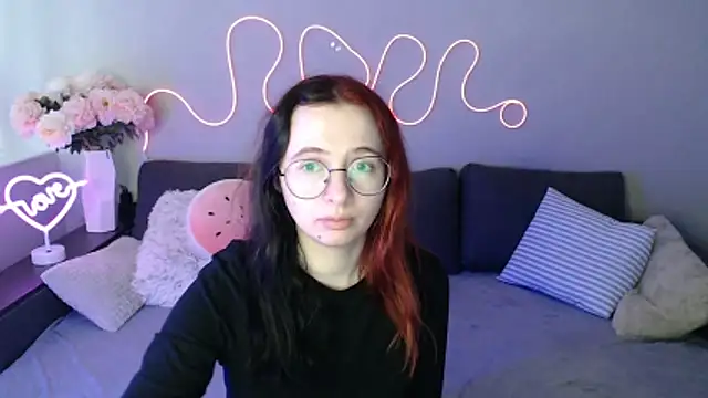 Mini Diva online show from 11-10-25, 09:03