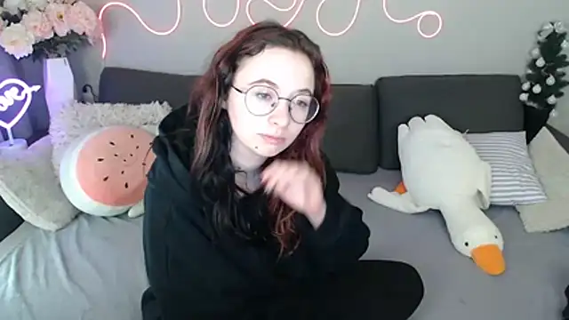 Mini Diva online show from 03-29-26, 08:16