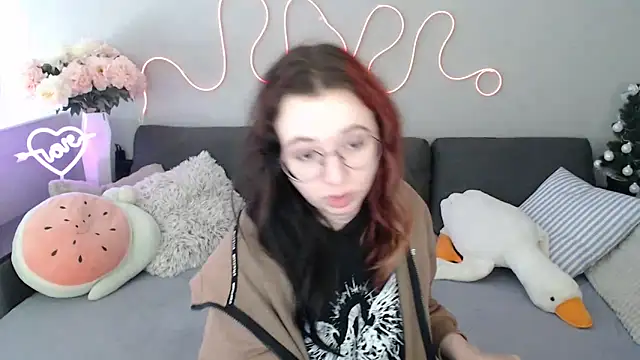 Snapshot of Mini_Diva chatting on 02-22-26, 09:11 Mini Diva online show from 02-22-26, 09:11