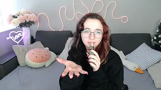 Snapshot of Mini_Diva chatting on 02-24-26, 09:10 Mini Diva online show from 02-24-26, 09:10