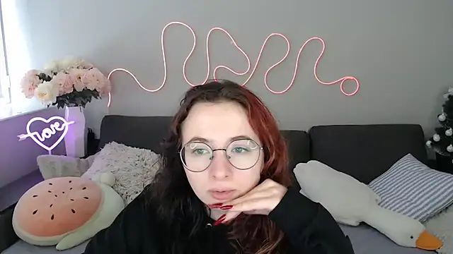 Snapshot of Mini_Diva chatting on 02-23-26, 09:10 Mini Diva online show from 02-23-26, 09:10