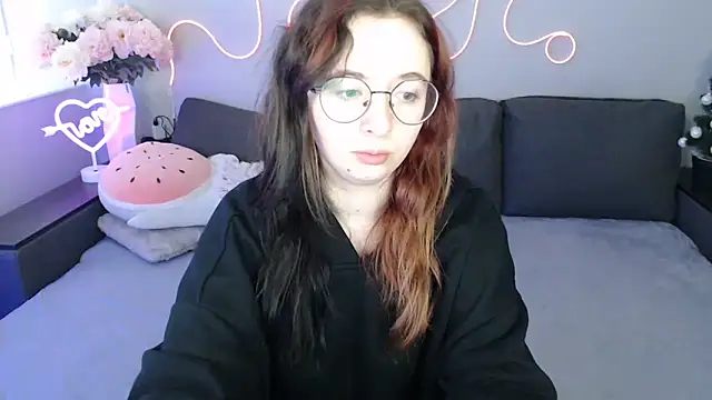 Snapshot of Mini_Diva chatting on 03-03-26, 09:05 Mini Diva online show from 03-03-26, 09:05