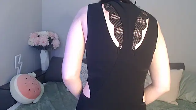 Mini Diva online show from 03-18-25, 09:12