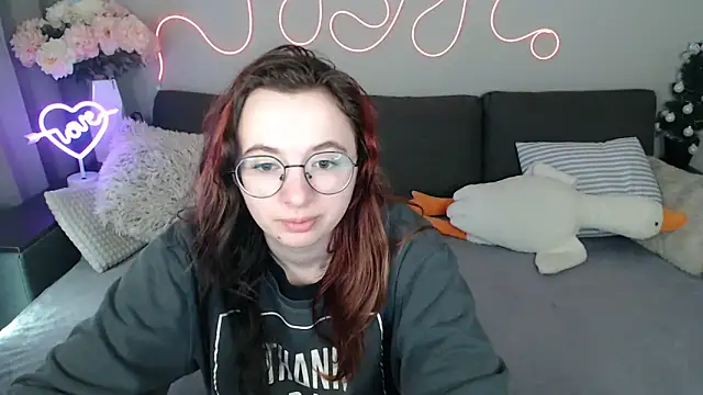 Mini Diva online show from 04-12-26, 08:06