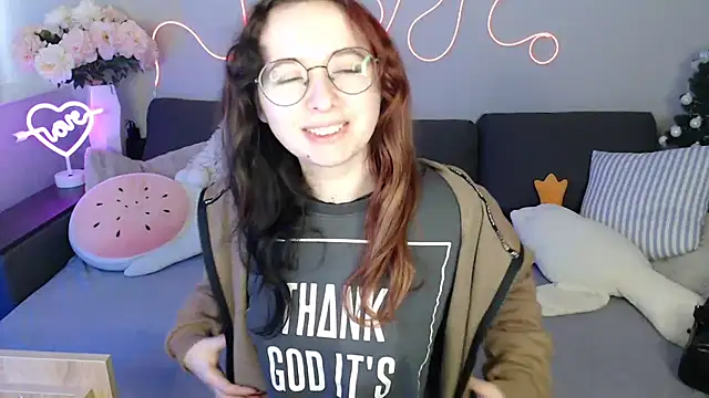 Snapshot of Mini_Diva chatting on 02-15-26, 09:08 Mini Diva online show from 02-15-26, 09:08