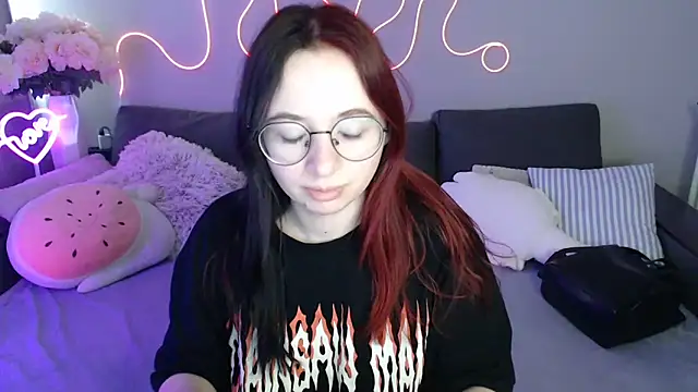 Mini Diva online show from 06-06-26, 08:19