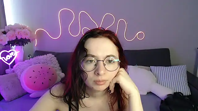 Mini Diva online show from 06-11-26, 08:11