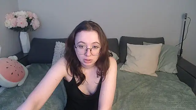 Mini Diva online show from 03-21-25, 09:12
