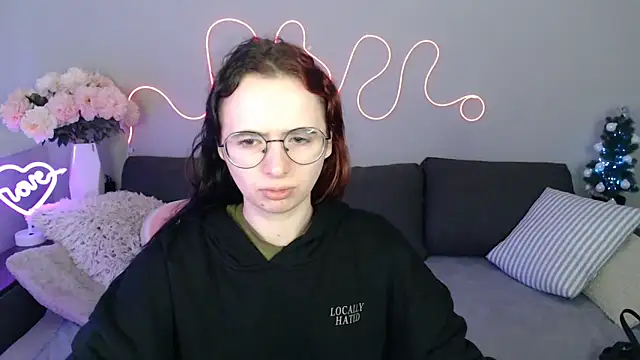 Mini Diva online show from 12-21-25, 09:11