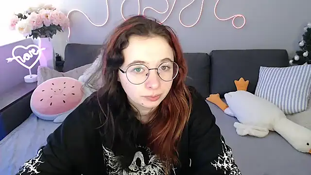 Snapshot of Mini_Diva chatting on 02-16-26, 09:08 Mini Diva online show from 02-16-26, 09:08