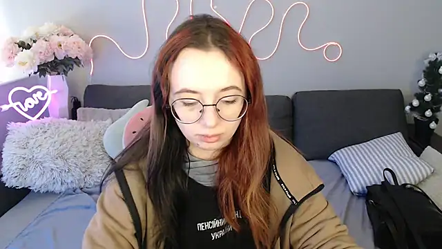 Snapshot of Mini_Diva chatting on 02-01-26, 09:07 Mini Diva online show from 02-01-26, 09:07