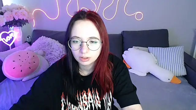 Mini Diva online show from 06-05-26, 08:20