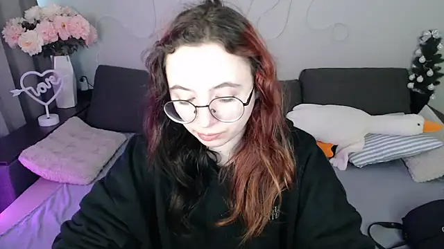 Mini Diva online show from 04-04-26, 08:54