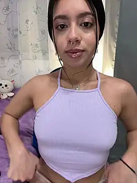 Snapshot of AliceJovovich chatting on 01-02-25, 05:50 AliceJovovich online show from 01-02-25, 05:50