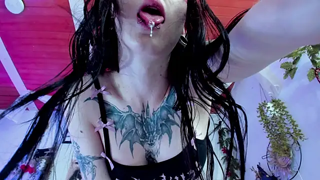 Snapshot of bathory_vamps chatting on 06-11-26, 12:32 bathory vamps online show from 06-11-26, 12:32