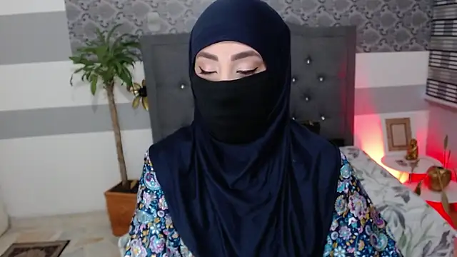 Snapshot of Jalima_sabag chatting on 10-27-25, 06:42 Jalima sabag online show from 10-27-25, 06:42