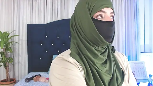 Snapshot of Uzra_hayed chatting on 03-03-25, 10:52 Uzra hayed online show from 03-03-25, 10:52