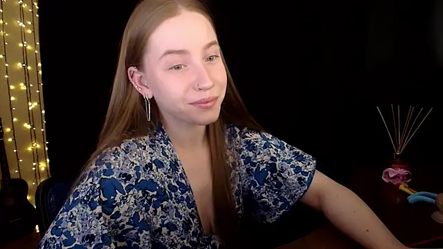 Snapshot of SindiWatsoon chatting on 05-29-26, 01:28 SindiWatsoon online show from 05-29-26, 01:28