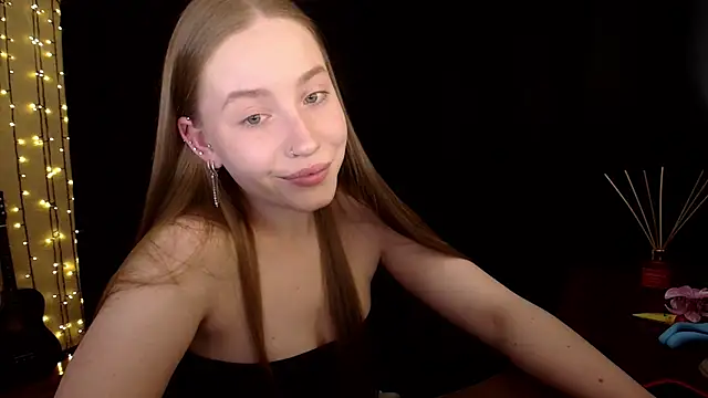 Snapshot of SindiWatsoon chatting on 06-18-26, 04:12 SindiWatsoon online show from 06-18-26, 04:12
