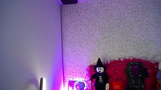 luly pink online show from 10-24-25, 04:33