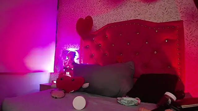 luly pink online show from 02-11-26, 03:39