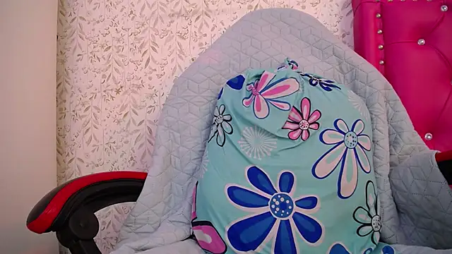 luly pink online show from 11-29-25, 04:01