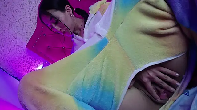 luly pink online show from 02-25-26, 12:38