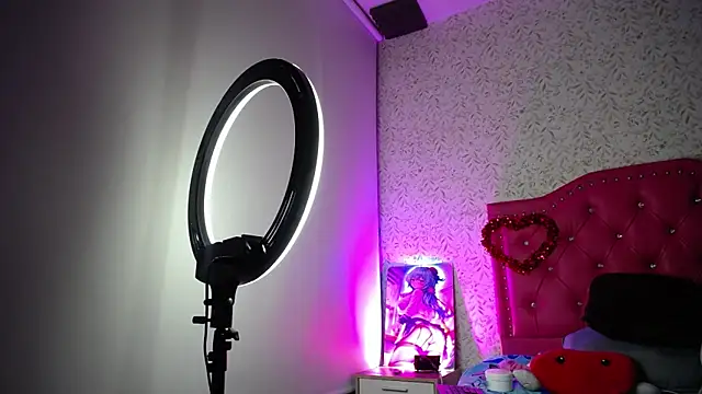 luly pink online show from 09-16-25, 04:02