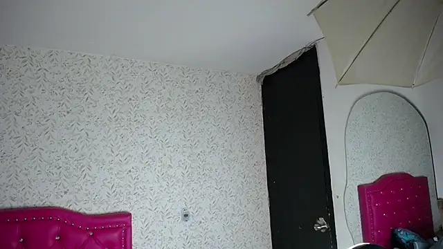 luly pink online show from 12-16-25, 04:06