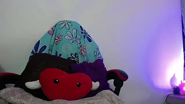 luly pink online show from 02-07-26, 04:09