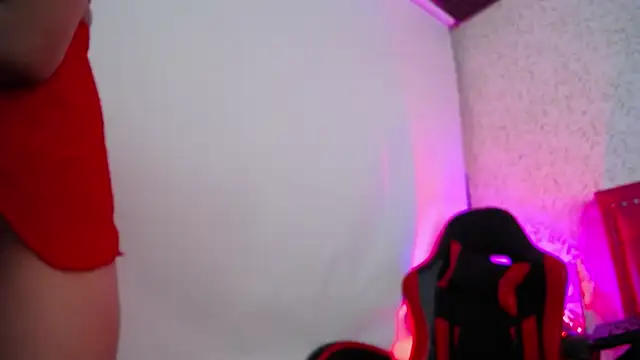 luly pink online show from 11-28-25, 04:01