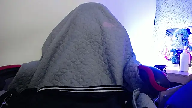 luly pink online show from 11-12-25, 03:32