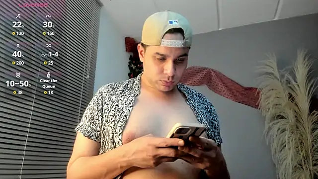 Latin boy surprisee online show from 01-07-26, 01:21