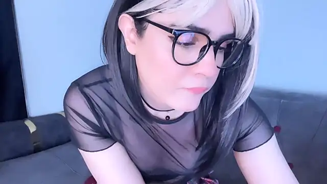 Arab tgirl online show from 12-20-25, 10:12