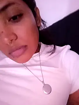 VictoireFeller online show from 10-22-25, 04:23